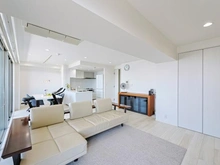 【東京都/江東区南砂】オーベル東陽町 LDK：リビング側、ダイニング側それぞれに収納がございます。