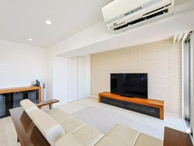 【東京都/江東区南砂】オーベル東陽町 リビング：リビング部分、窓側から撮影