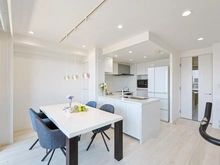 【東京都/江東区南砂】オーベル東陽町 ダイニングキッチン：ダイニングキッチン部分、窓側から撮影