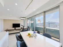 【東京都/江東区南砂】オーベル東陽町 リビング・ダイニング：リビングダイニング部分、ダイニング端から撮影