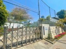 【東京都/港区六本木】オープンレジデンシア六本木美術館前 港区立六本木中学校（現地より約550m）