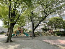 【東京都/北区田端新町】コスモ田端ロイヤルフォルム 荒川区立西尾久四丁目北公園（現地より約370m）