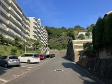 【神奈川県/川崎市麻生区上麻生】コーポラティブハウス柿生 駐車場