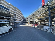 【神奈川県/横浜市南区中村町】ワコーレ吉野町ガーデン 駐車場