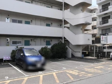 【神奈川県/藤沢市鵠沼海岸】東海鵠沼マンション 駐車場