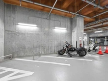 【神奈川県/横浜市西区花咲町】横浜MIDベースタワーレジデンス バイク置場