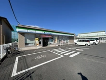 【神奈川県/茅ヶ崎市鶴が台】オハナ茅ヶ崎 ファミリーマート茅ヶ崎円蔵一丁目店（現地より約240m）