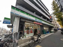 【東京都/板橋区熊野町】日神パレステージ大山 ファミリーマート　金井窪山手通り店（現地より約220m）