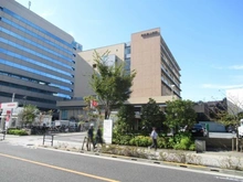 【東京都/調布市布田】調布パークホームズ 調布東山病院（現地より約830m）：内科、外科、整形外科、皮膚科などの診察を受けることが出来る総合病院です。