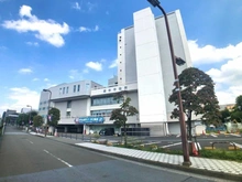 【東京都/調布市布田】調布パークホームズ 調布市役所（現地より約950m）：各種書類の発行や転入・転出申請など、大方の役所関連手続きが可能です。