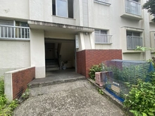 【東京都/調布市染地】多摩川住宅 ハ-2号棟 アプローチ