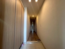 【東京都/稲城市東長沼】プラウドシティ南山 D棟 廊下