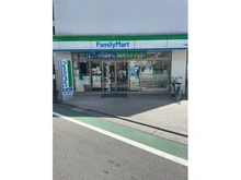 【東京都/世田谷区船橋】ヴィークグラン世田谷千歳船橋さくらガーデン ファミリーマート 千歳船橋駅北店（現地より約650m）