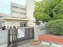 【神奈川県/横浜市港北区綱島東】クオス綱島ザ・レジデンス 日吉台中学校（現地より約1,200m）