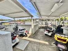 【神奈川県/横須賀市浦賀】ラブリハイツ浦賀 A棟 バイク置場