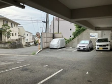 【神奈川県/横浜市栄区東上郷町】コスモ港南台エクステージ 駐車場