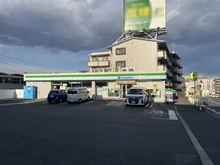 【神奈川県/横浜市都筑区牛久保町】マイキャッスル鷺沼 ファミリーマート川崎鷺沼店（現地より約510m）