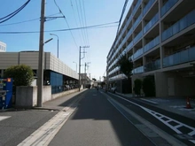 【神奈川県/川崎市宮前区東有馬】ブランズ宮崎台オンザテラス 前面道路
