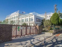 【東京都/三鷹市上連雀】ザ・パークハウス三鷹レジデンス 三鷹市立第四中学校（現地より約750m）