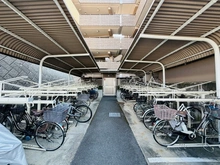 【大阪府/枚方市香里園町】グランステイツ枚方香里園町 C棟天日館 駐輪場