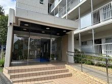 【神奈川県/横浜市戸塚区戸塚町】パイロットハウスサン戸塚 エントランス