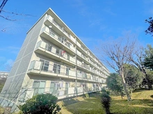 【神奈川県/横浜市港南区港南台】港南台めじろ団地 48号棟 外観