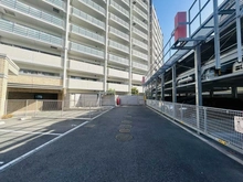 【大阪府/吹田市南吹田】レ・ジェイド江坂 駐車場