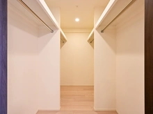 【大阪府/箕面市船場西】プラウド箕面船場 ウォークインクローゼット