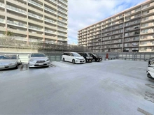 【大阪府/吹田市江の木町】プラウド江坂 駐車場