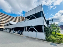 【兵庫県/西宮市甲子園九番町】ロイヤルアーク甲子園フローレス 駐車場