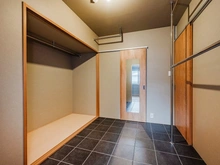 【大阪府/枚方市伊加賀北町】枚方ガーデンアイランズ A棟 ウォークインクローゼット