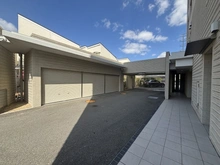 【兵庫県/西宮市神園町】夙川苦楽園口レジデンス 駐車場入口