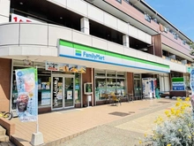 【神奈川県/横浜市青葉区奈良】ヴェルディール奈良 4号棟 ファミリーマートこどもの国店（現地より約270m）