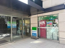 【東京都/港区海岸】クレストフォルム田町ベイフロントスクエア ファミリーマートフローバルフロントタワー（現地より約510m）：徒歩7分