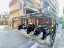 【埼玉県/和光市白子】アデニウム和光 バイク置き場