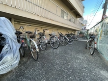 【兵庫県/宝塚市小林】プレジデント宝塚 駐輪場