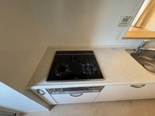 【埼玉県/さいたま市北区日進町】プラウド宮原ガーデニア キッチン：三口コンロ