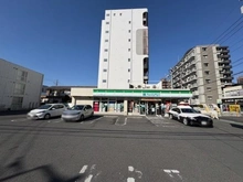 【埼玉県/さいたま市北区日進町】プラウド宮原ガーデニア ファミリーマート　さいたま宮原町三丁目店（現地より約230m）