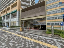 【大阪府/高槻市芥川町】ローレルスクエア高槻 A棟 駐車場