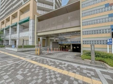 【大阪府/高槻市芥川町】ローレルスクエア高槻 A棟 駐車場