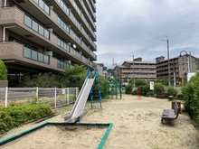 【大阪府/枚方市津田駅前】グランコープ津田 A棟 小規模公園259（現地より約50m）