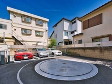 【東京都/杉並区和田】プラウド杉並和田 プライベートコート 駐車場