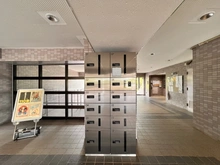 【埼玉県/さいたま市見沼区春野】プロムナード大宮春野 B棟　4番館 宅配BOX
