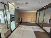 【大阪府/大阪市城東区今福西】タイムズ・ピース・スクエア スイートガーデンシティ エントランス