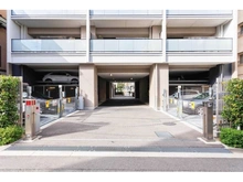 【大阪府/大阪市天王寺区清水谷町】プラウド天王寺清水谷 駐車場