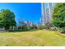 【東京都/港区浜松町】パークコート浜離宮ザタワー イタリア公園（現地より約210m）