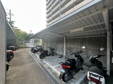 【兵庫県/神戸市垂水区青山台】ウインヒルズジェームス山 バイク置場