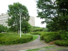 【東京都/新宿区中落合】クレヴィア新宿中落合EAST 落合せせらぎの里（現地より約450m）：