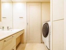 【埼玉県/さいたま市浦和区常盤】浦和常盤ザ・レジデンス　ウエストレジデンス 洗面所