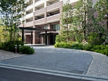 【埼玉県/さいたま市浦和区常盤】浦和常盤ザ・レジデンス　ウエストレジデンス アプローチ